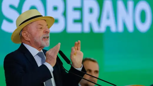 Lula diz que quem “se meter” nas eleições brasileiras “vai apanhar muito” - Studio TV
