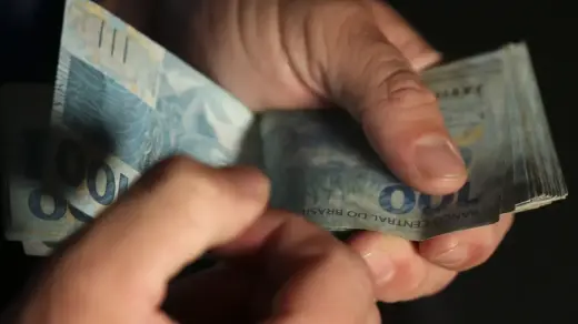 Maioria vê menos dependência do governo como caminho para melhorar de vida - Studio TV