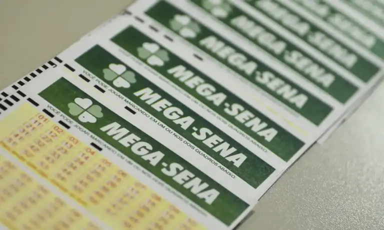 Mega-Sena acumula R$ 38 milhões e terá sorteio nesta terça-feira com apostas até as 20h - Studio TV