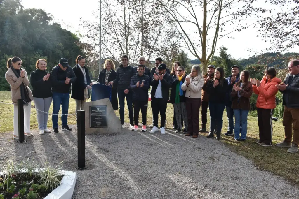 Monumento dos Balseiros eterniza legado dos pioneiros que impulsionaram Veranópolis - Studio TV