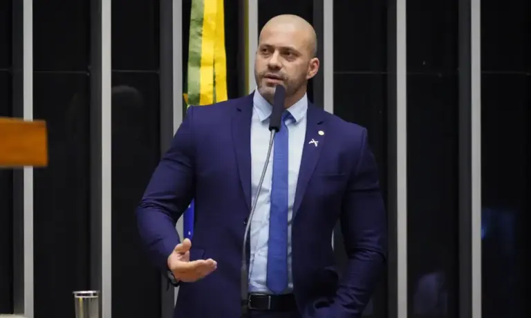 Moraes dá 48 horas para Daniel Silveira explicar vídeo publicado no X - Studio TV