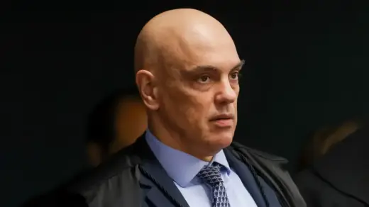 Moraes determina que PGR se manifeste sobre arma de Bolsonaro em 48 horas - Studio TV