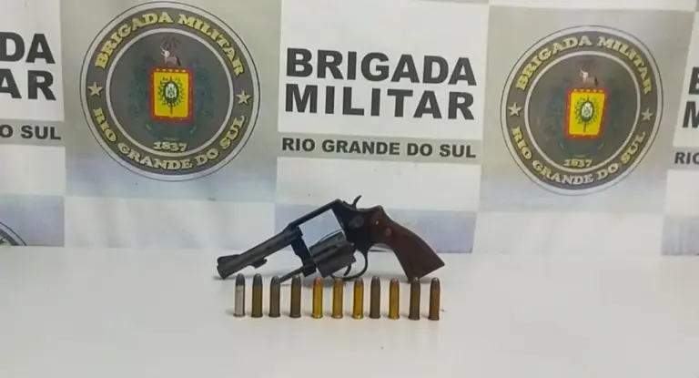 Mulher é presa por posse ilegal de arma de fogo em Caxias do Sul - Studio TV