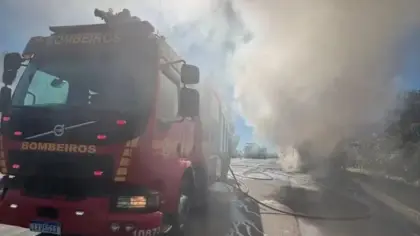 Ônibus pega fogo entre Caxias do Sul e Vacaria; motorista não se feriu - Studio TV