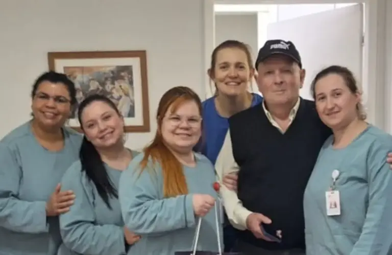 Paciente retorna ao Hospital São João Batista para agradecer equipe da Diálise após recuperação renal - Studio TV
