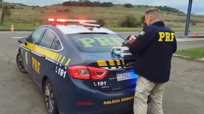 Passageiro de carro por aplicativo é preso com 8,2 quilos de maconha no RS - Studio TV