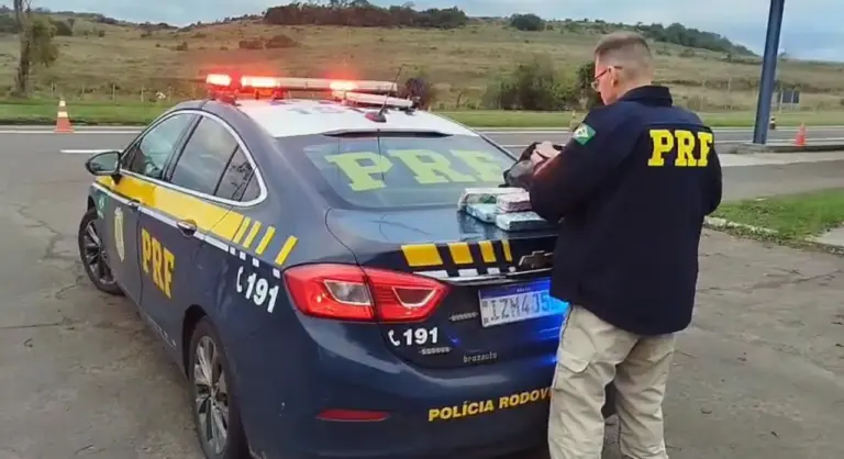 Passageiro de carro por aplicativo é preso com 8,2 quilos de maconha no RS - Studio TV