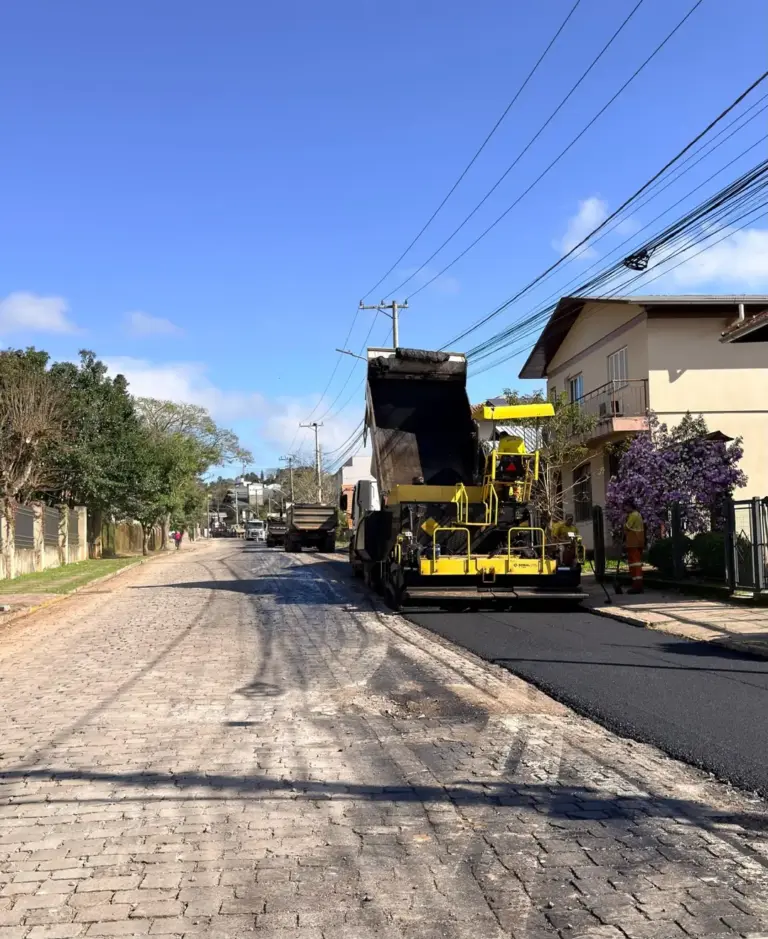 Pavimentação da Rua Barão do Rio Branco começa no bairro Universal, em Veranópolis - Studio TV