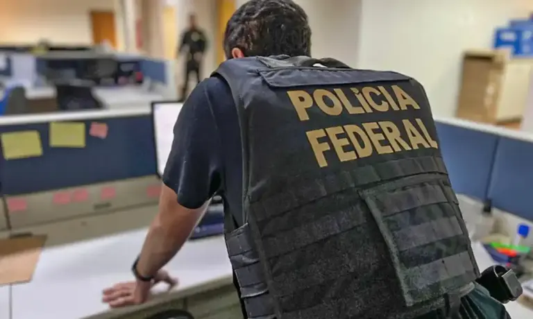 PF cumpre mandados contra suspeitos de desviar R$ 45 milhões de contas da Caixa - Studio TV