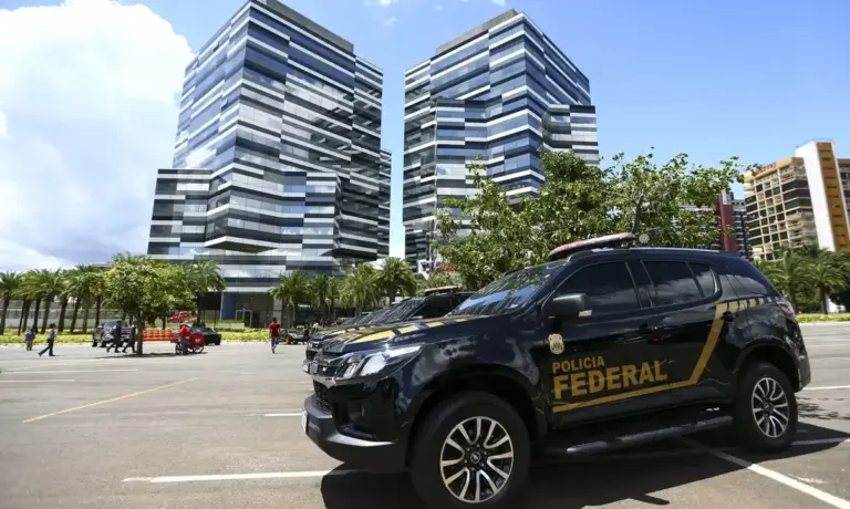 PF mira empresário suspeito de intimidar jornalistas no caso Banco Master - Studio TV