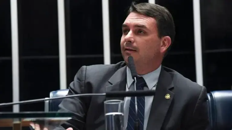 PL confirma candidatura de Flávio Bolsonaro à Presidência - Studio TV