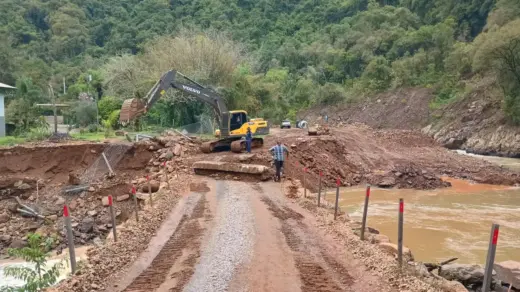Ponte de Barros Cassal é liberada para o trânsito de veículos leves no interior de Veranópolis - Studio TV