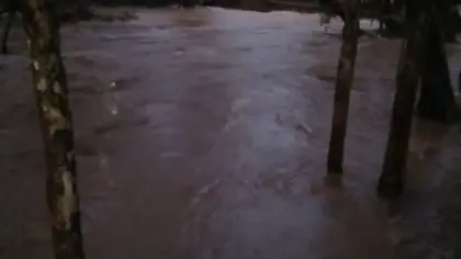 Ponte submersa e água na pista causam bloqueios em Marau - Studio TV