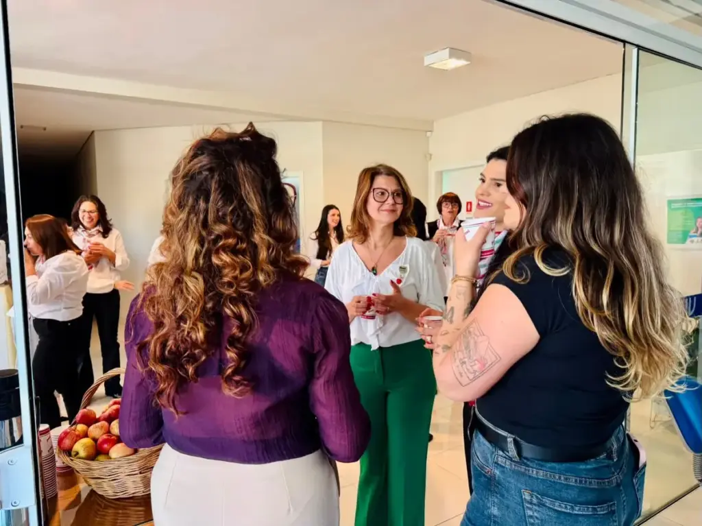 Primeiro encontro reúne candidatas ao título de Imperatriz e Princesas da XII FEMAÇÃ - Studio TV