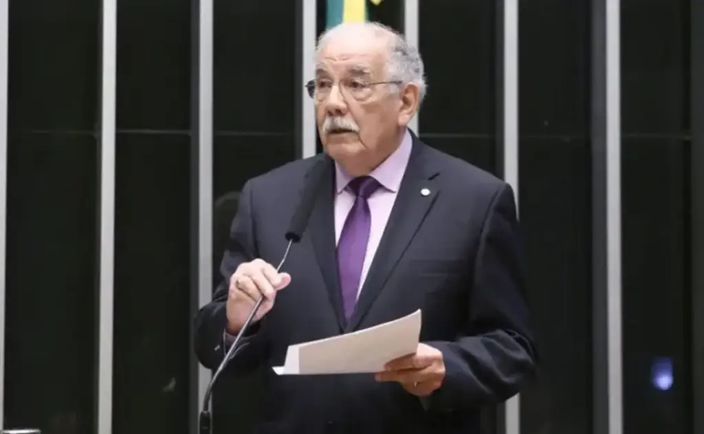 Projeto suspende abertura de novos cursos privados de medicina por cinco anos - Studio TV