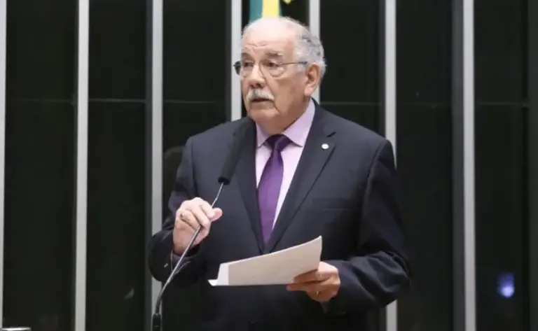 Projeto suspende abertura de novos cursos privados de medicina por cinco anos - Studio TV