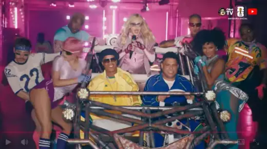 Ronaldo e Ronaldinho dividem cena com Madonna na final da Copa do Mundo - Studio TV
