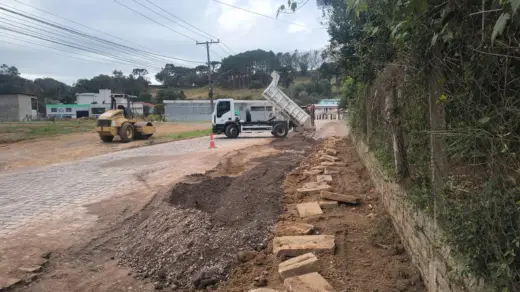 Rua Barão do Rio Branco recebe preparação para pavimentação asfáltica em Veranópolis - Studio TV
