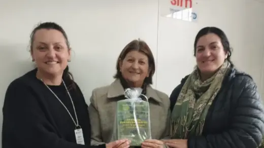 Secretaria de Educação de Veranópolis recebe livro sobre psicopedagogia - Studio TV