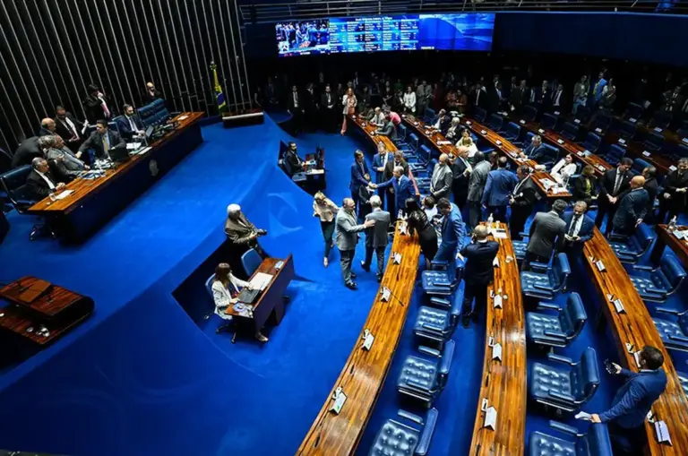 Senado aprova projeto que prevê repasse automático de pensão alimentícia - Studio TV