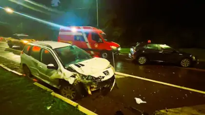 Colisão entre dois veículos deixa feridos na BR-470, em Garibaldi - Studio TV