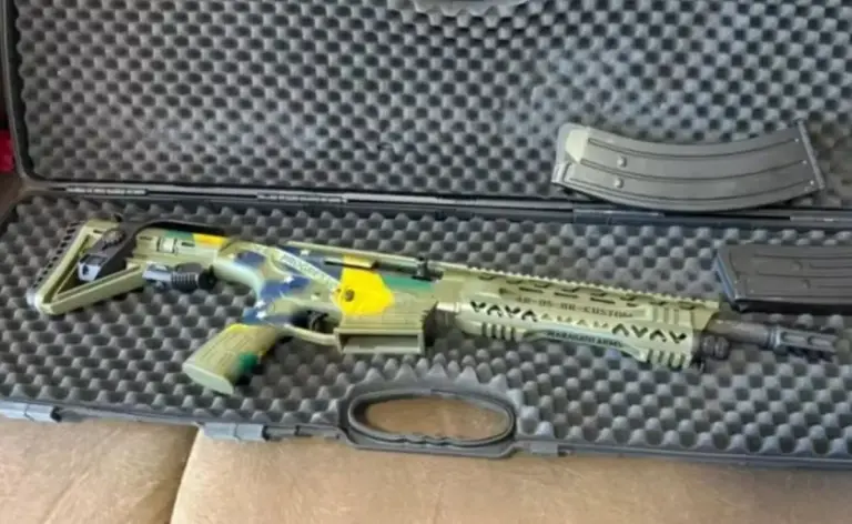 PF recolhe arma customizada ligada a Jair Bolsonaro em Cachoeirinha - Studio TV