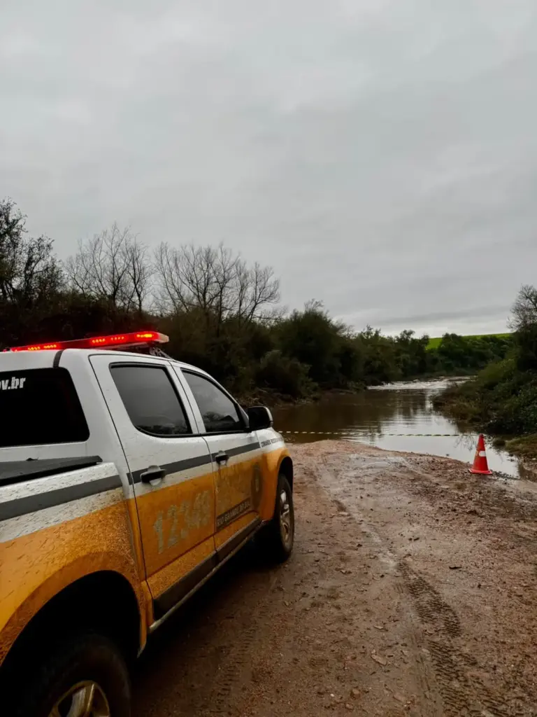 Nove trechos de rodovias estaduais têm bloqueios totais ou parciais no Rio Grande do Sul - Studio TV