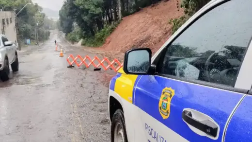 Trânsito opera em meia pista no acesso ao Loteamento Verona, em Bento Gonçalves - Studio TV