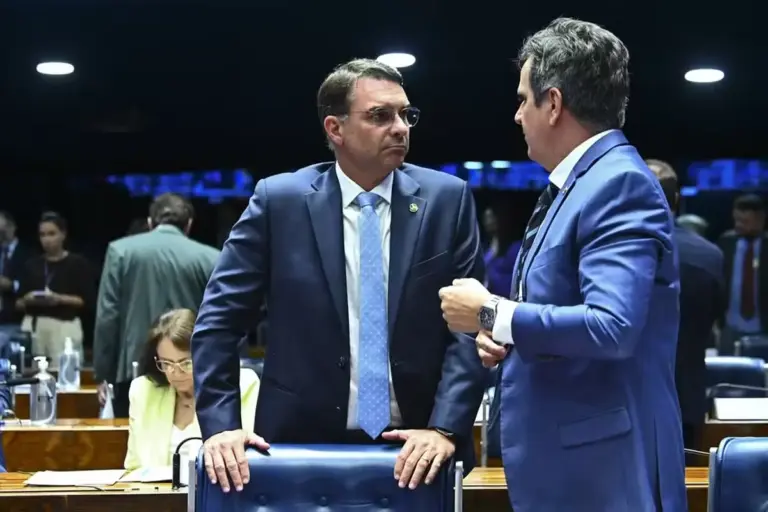 PP decide manter neutralidade na eleição presidencial e comunica posição a Flávio Bolsonaro - Studio TV