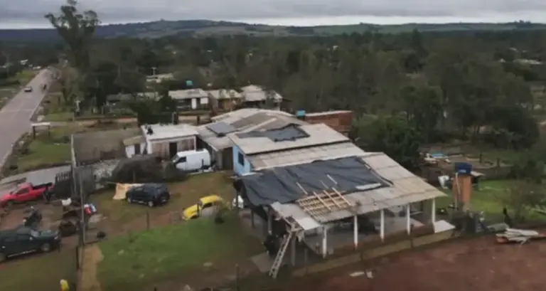 Temporais deixam 456 pessoas fora de casa e causam estragos em seis cidades do RS - Studio TV