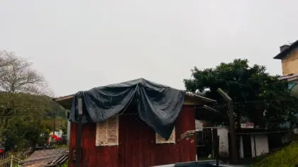 Temporais já atingem 43 municípios no RS; chuva passa de 170 mm e rajadas chegam a 83 km/h - Studio TV