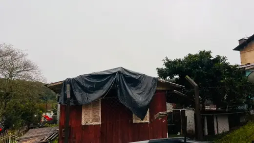 Temporais já atingem 43 municípios no RS; chuva passa de 170 mm e rajadas chegam a 83 km/h - Studio TV