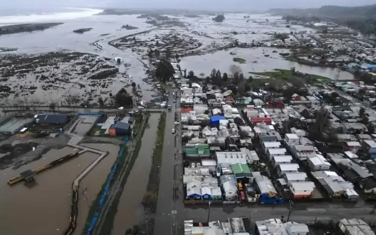 Temporal histórico provoca mortes, apagões e destruição no Chile - Studio TV