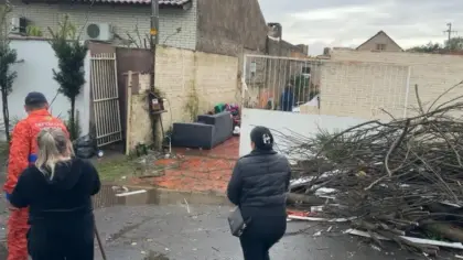 Temporal provoca desabamento de residência em Canoas - Studio TV