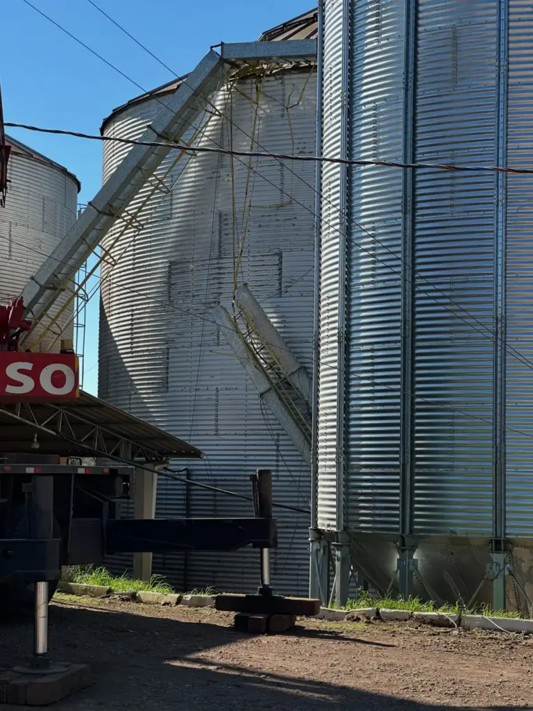 Trabalhador morre e outro fica gravemente ferido em acidente em silo de SC - Studio TV