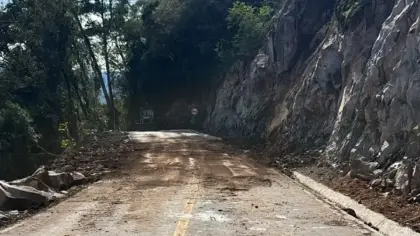 Trânsito é liberado após deslizamento de pedras em Bento Gonçalves - Studio TV