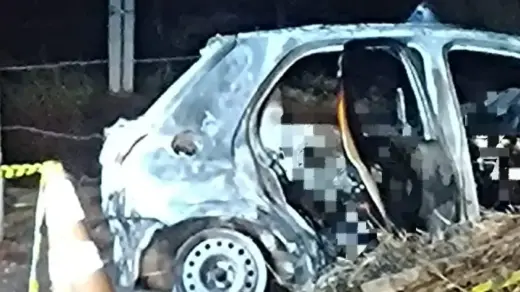 Três pessoas são encontradas mortas dentro de veículo incendiado em Triunfo - Studio TV