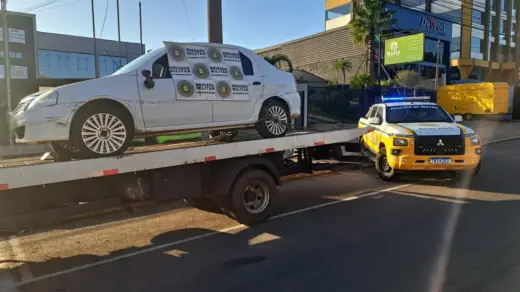 Veículo roubado é recuperado após perseguição e colisão em Passo Fundo - Studio TV