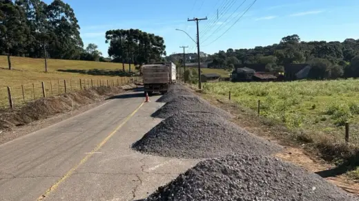 Vila Flores inicia recapeamento asfáltico e implantação de ciclofaixa na Linha Conde de Porto Alegre - Studio TV