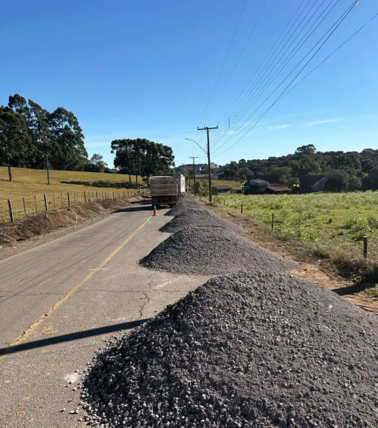 Vila Flores inicia recapeamento asfáltico e implantação de ciclofaixa na Linha Conde de Porto Alegre - Studio TV