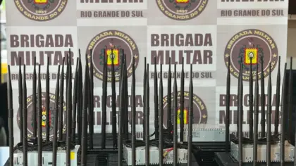 Abordagem a ônibus resulta na apreensão de bloqueadores de sinal no RS - Studio TV