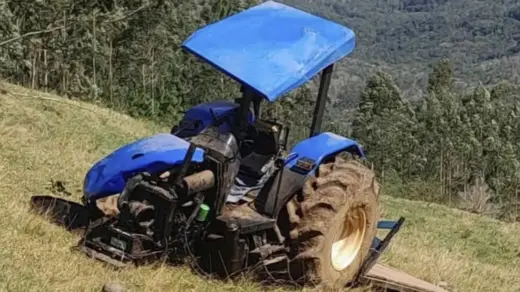 Acidente com trator termina em morte e deixa ferido grave em Itati - Studio TV