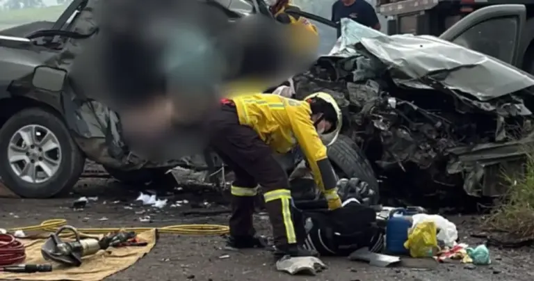Acidente entre carro e caminhão deixa duas mulheres mortas na BR-470, em SC - Studio TV