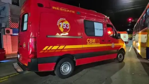 Acidente entre carro e moto deixa dois feridos em Bento Gonçalves - Studio TV