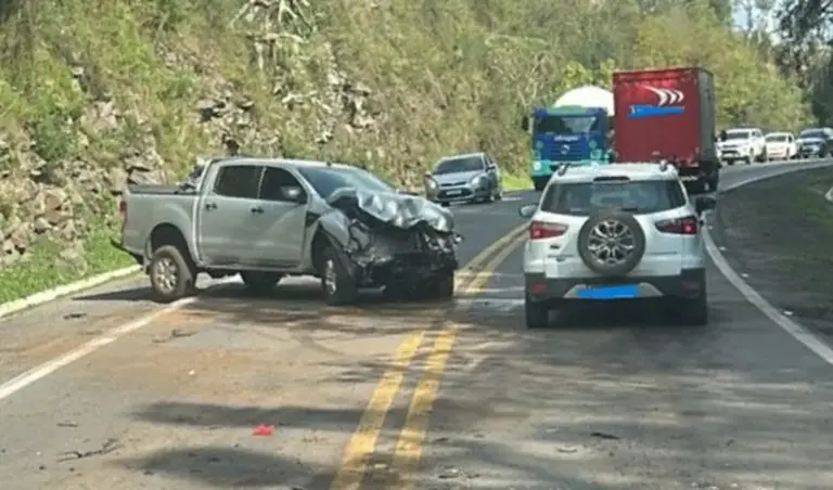 Acidente na Serra das Antas deixa trânsito lento na BR-470 entre Veranópolis e Bento Gonçalves - Studio TV