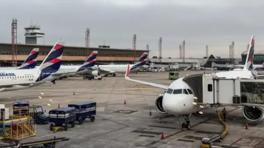 Anvisa atualiza regras de segurança sanitária para aviões e aeroportos no Brasil - Studio TV