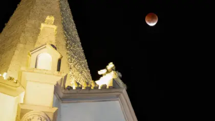 Astrofotógrafo registra eclipse lunar sobre a Igreja Matriz de Veranópolis - Studio TV