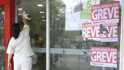 Bancários fazem paralisação nacional de 24 horas por reajuste salarial - Studio TV