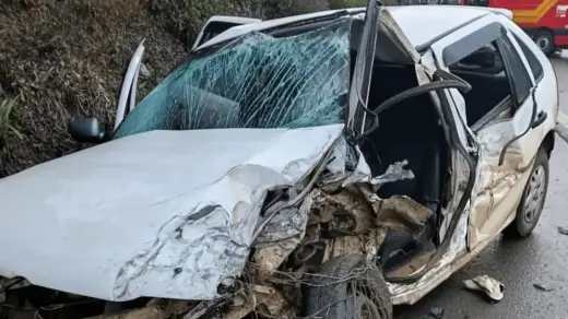 Bebê de seis meses morre após acidente entre carro e carreta na BR-470, em SC - Studio TV