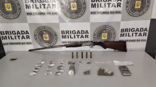 Brigada Militar prende homem com arma e drogas em Caxias do Sul - Studio TV